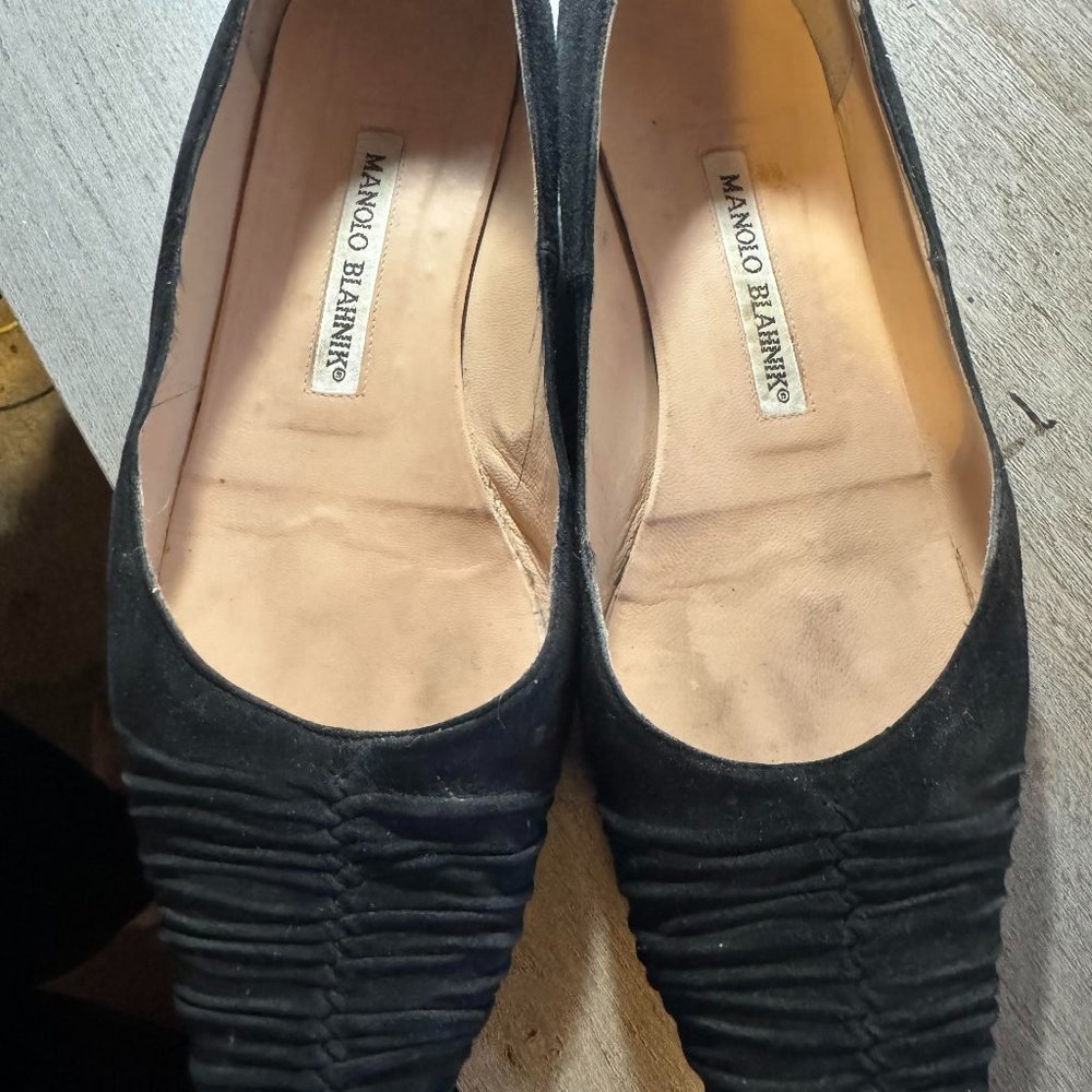 Mamolo Blahnik Rouched black suede flats Size 39